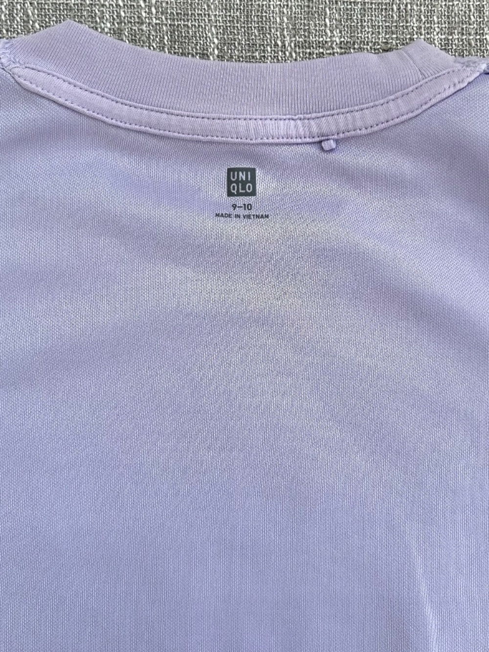 Uniqlo AIRISM Youth 9-10 Light Purple Crew Neck Long Sleeve T-Shirt - Picture 3 of 4